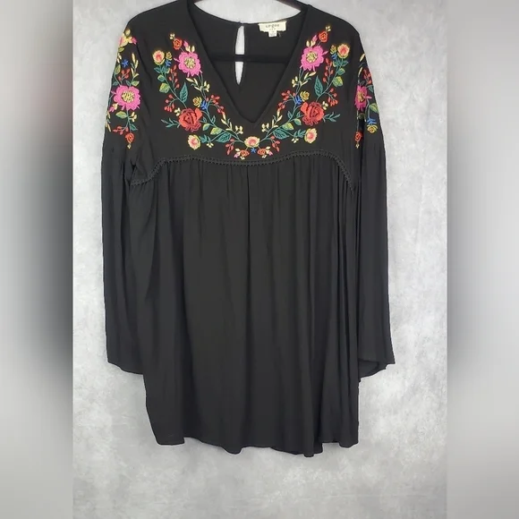 Umgee embroidered Flattering Boho Floral‎ V-Neck Long Bell Sleeve dress sizeM - Picture 4 of 11